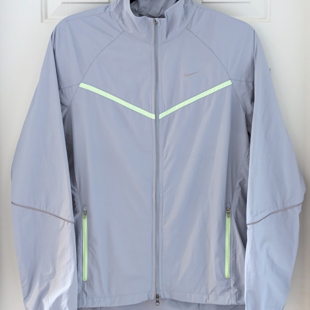 Nike Sportswear Medium Windrunner Gray Lightweight Activewear Windbreaker Jacket